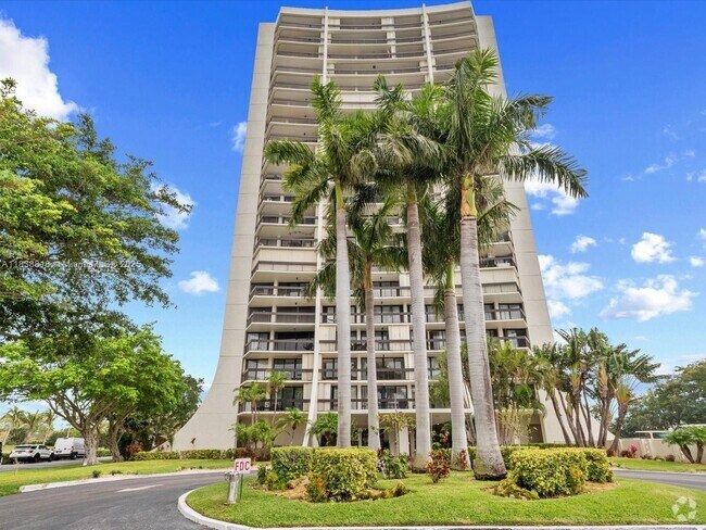 Building Photo - 2000 Presidential Way Unit 901 Rental