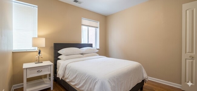 Photo - 5953 N Kenmore Ave Unidad 103