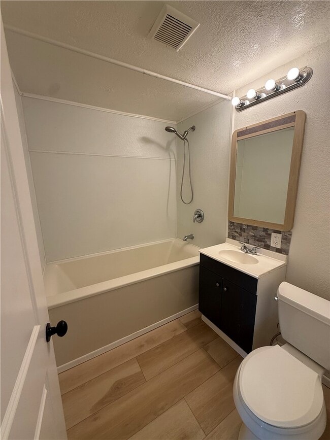 Photo - 3600 Thompson Ave