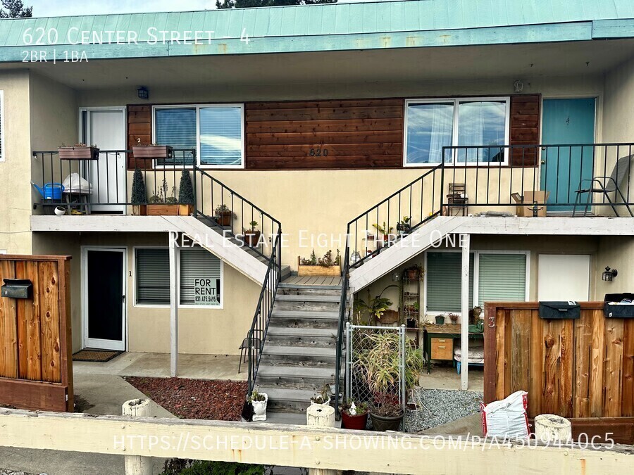 Capitola 2 Bed / 1 Bath 2nd Story Apartment - Capitola 2 Bed / 1 Bath 2nd Story Apartment Unit 4