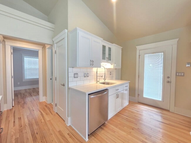 Photo - $2,600 - 3 Bed / 2 Bath Beautiful Craftsman Home by Manito Park