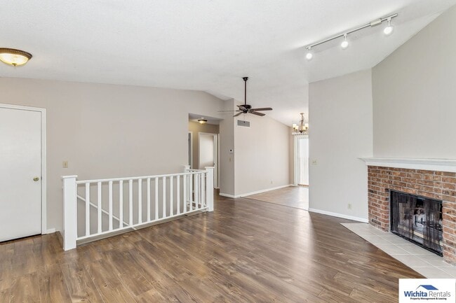 Photo - Showings starting 01/09!