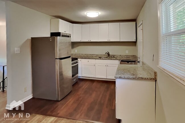 Photo - 2715 Carriage Ln