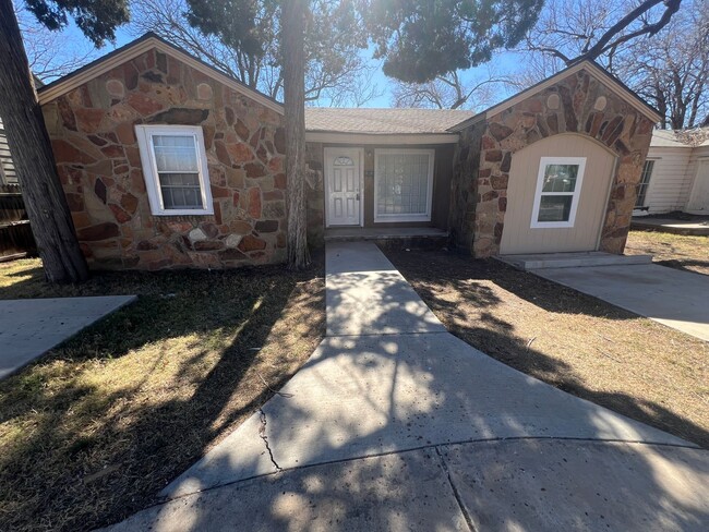 3 bed 2.5 bath in Heart of Lubbock! - 3 bed 2.5 bath in Heart of Lubbock! Casa