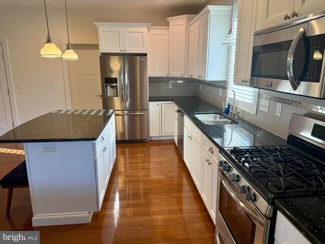 Photo - 61 Baybreeze Dr