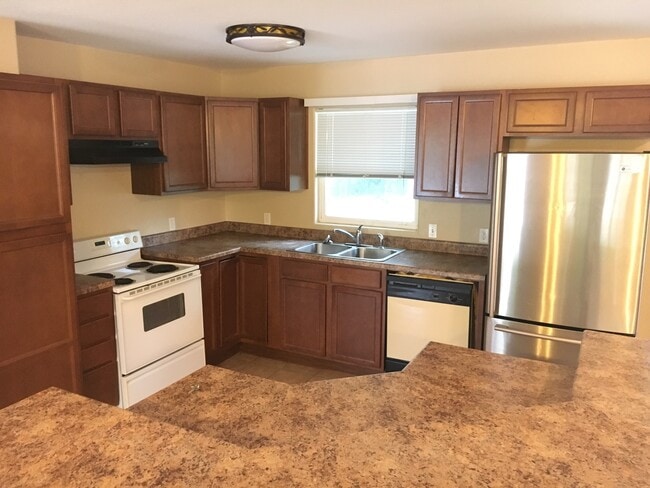 Photo - 634 S Tower St