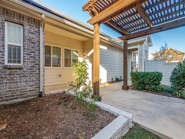 Photo - 532 Val Verde St