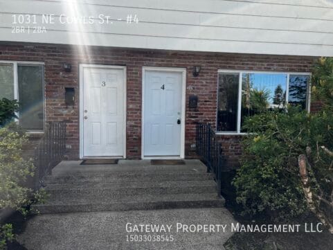 Building Photo - 1031 NE Cowls St