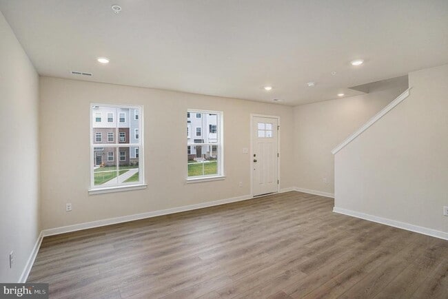 Photo - 708 Platinum Dr