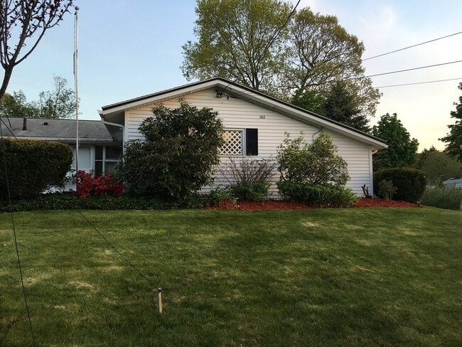 Photo - 160 Richard Rd