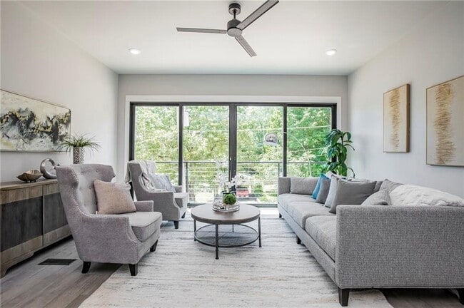 Photo - 122 E Mountain St Townhome