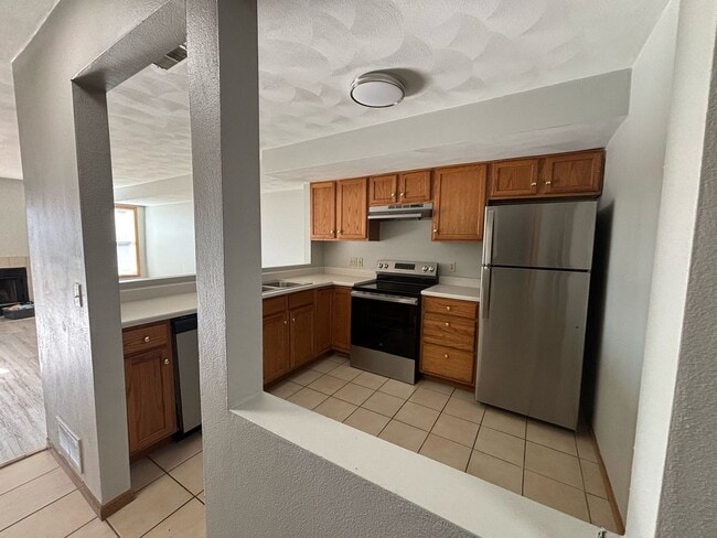 Photo - 2 Bedroom 1.5 Bath Spacious Townhome