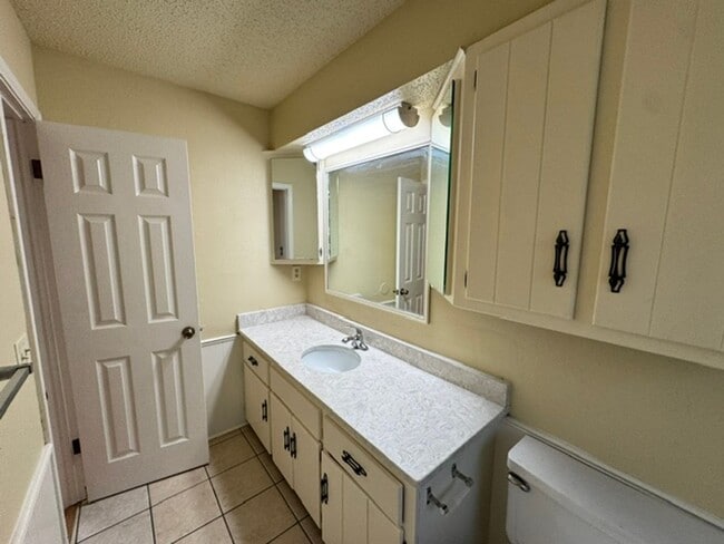 Photo - Beautifully updated, 3 bed 2 bath home in Moore, ready for move in! New granite, paint and fixtures!