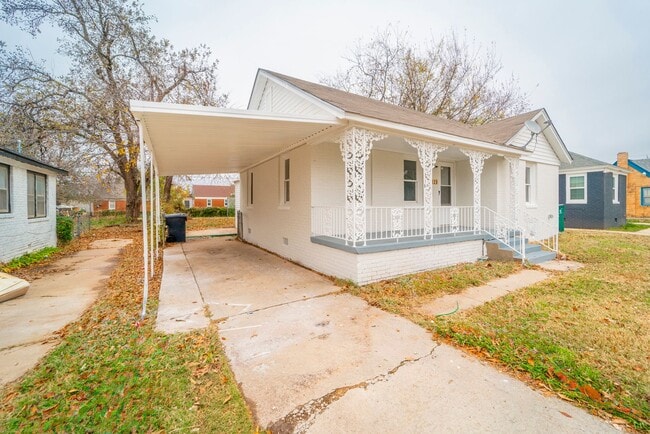Photo - 2113 NE 17th St