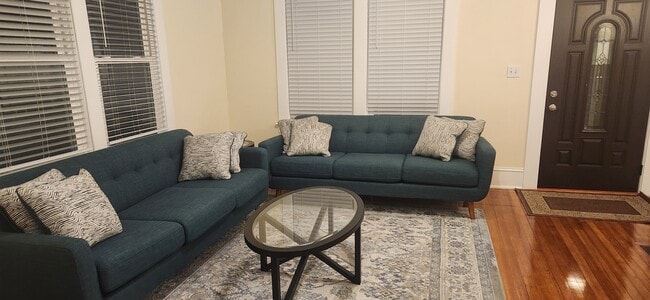 Photo - 703 W Markham Ave