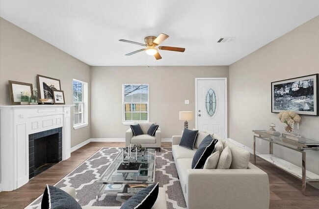 Photo - 5244 Leeland St