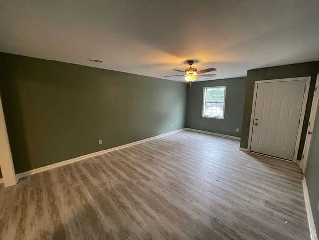 Photo - 121 Clyde Dr Unit B