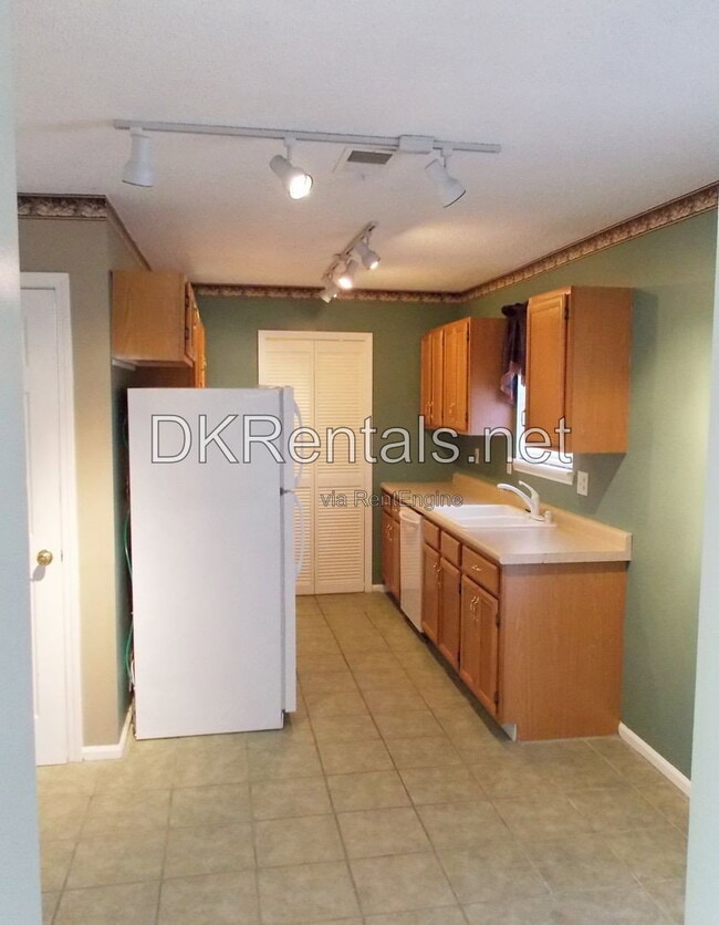 Photo - 2160 Denson Ln S W