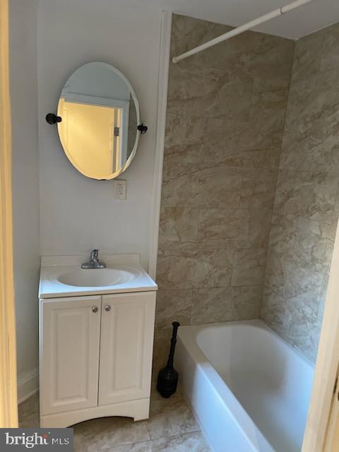 Photo - 2053 S Cecil St Unidad 1