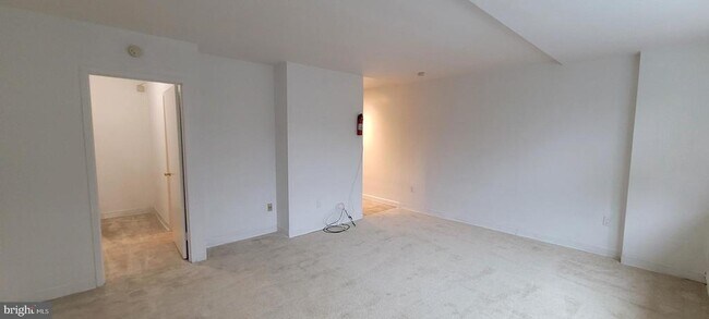 Photo - 1011 Arlington Blvd Unit 403