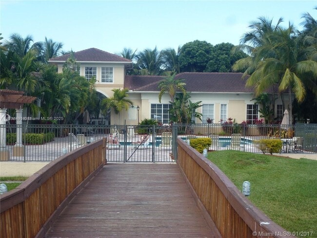Photo - 2474 Centergate Dr