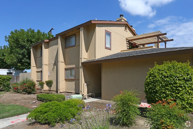 The Courtyard Condominiums