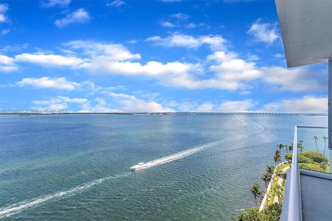 Photo - 800 Claughton Island Dr