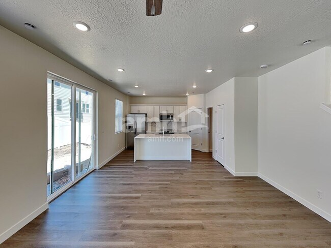 8974 S John Annie Ln