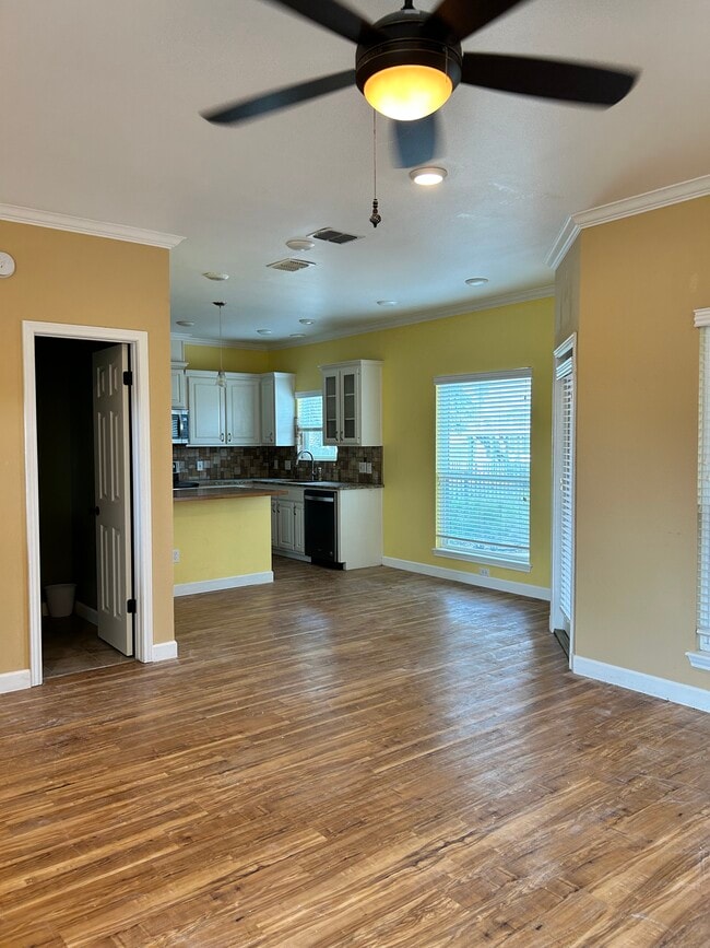 Photo - 15325 Cruiser St Unidad A