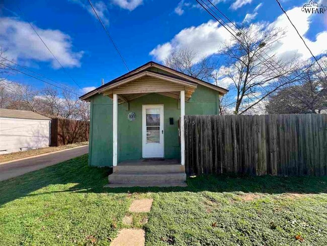 Building Photo - 2115 Tilden St Rental