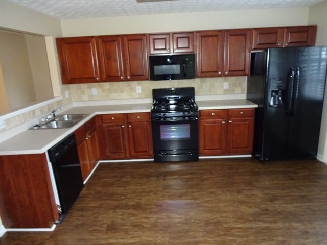 Photo - 125 Cobbler Cove Dr