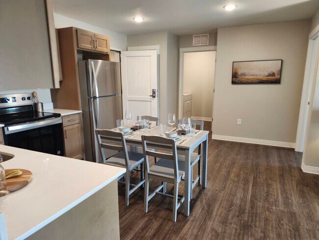 Photo - The Heights I - Apartments