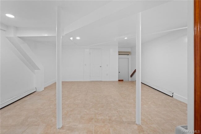 Photo - 325 McLean Ave