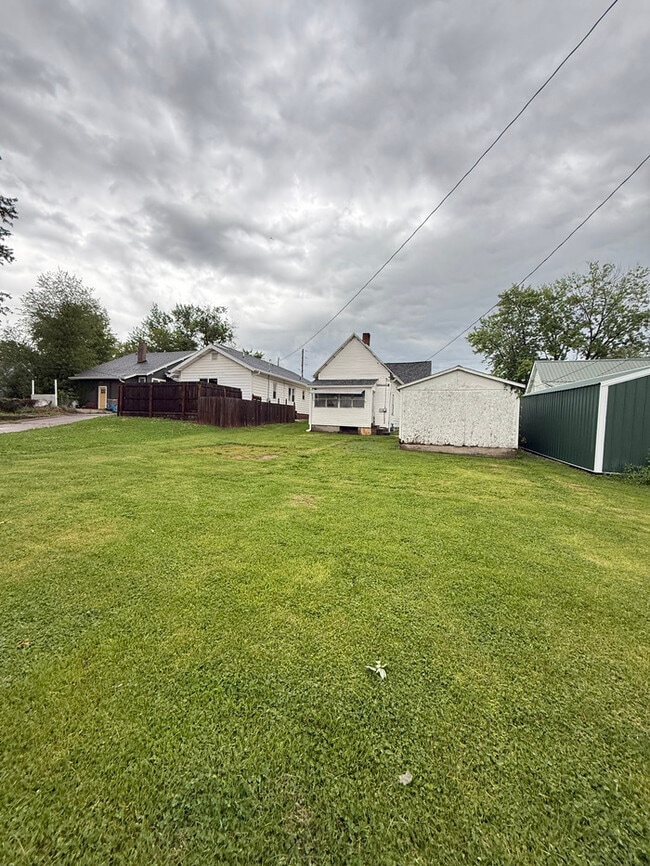 Photo - 564 S Court St