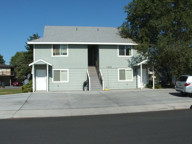 Building Photo - 1212 W Columbia Ave Unit A