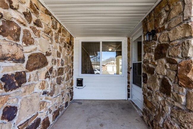 Photo - 645 Lloyd Ave