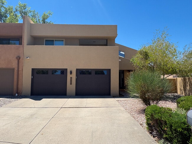 Building Photo - 9608 Merion Cir NE