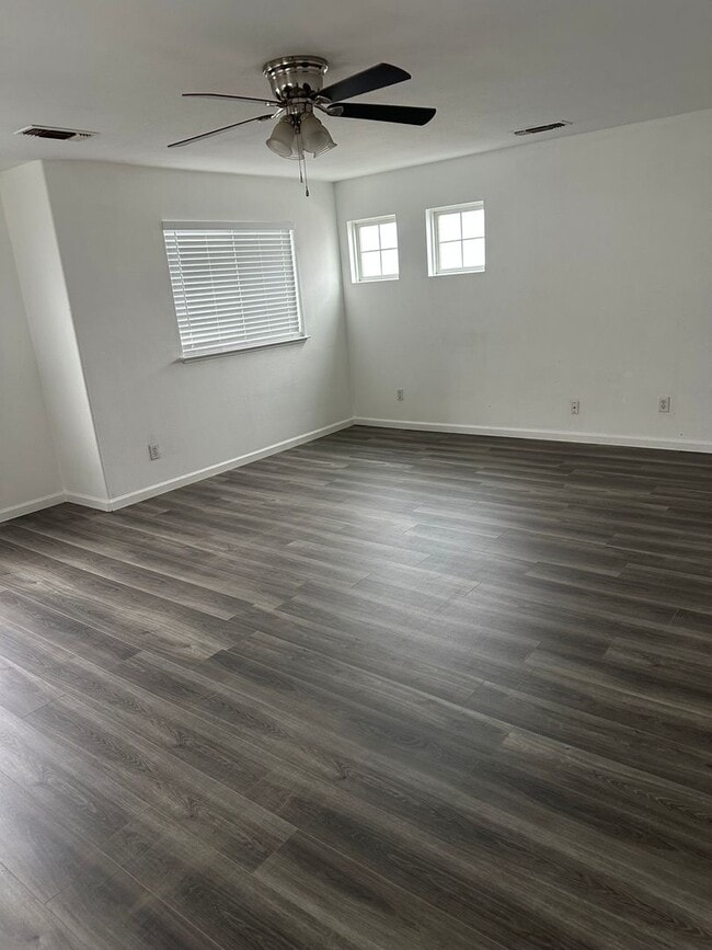 Photo - Large Merced Home!