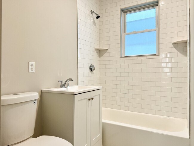 Photo - 570 Washington St Unit 1