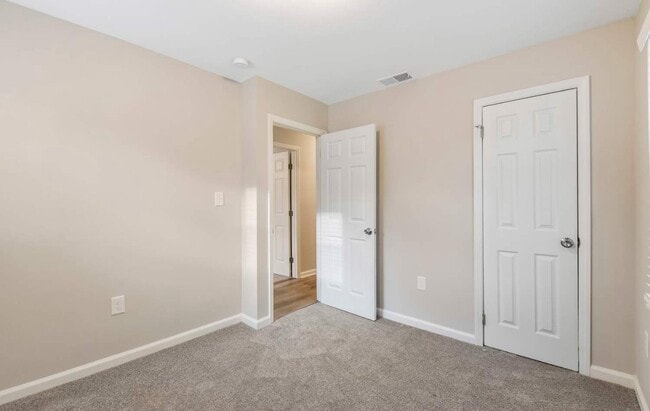 Photo - 823 Dedmon Dr