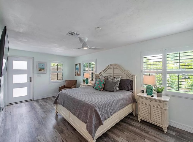 Photo - 778 5th Ave N