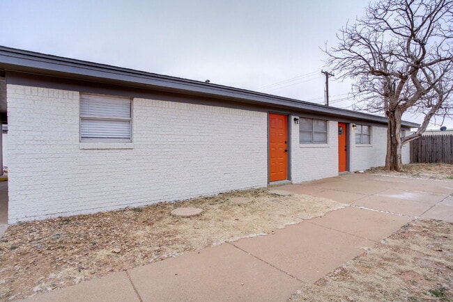 Building Photo - Newly Remodeled Properties in Levelland!! Rental