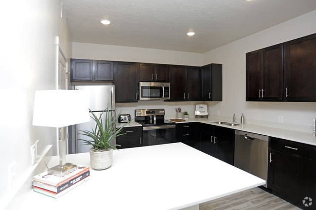 Phase 2 (1x1) Kitchen - 739 SF - Carrington Place