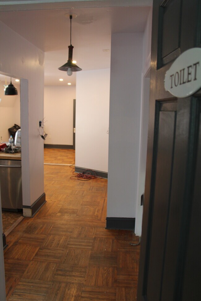 Photo - 909 S 49th St Unit 3RD FLOOR