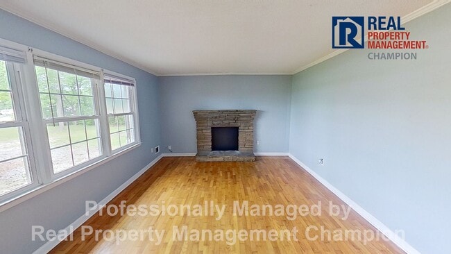 Photo - All Brick Ranch in the Heart of Hampstead