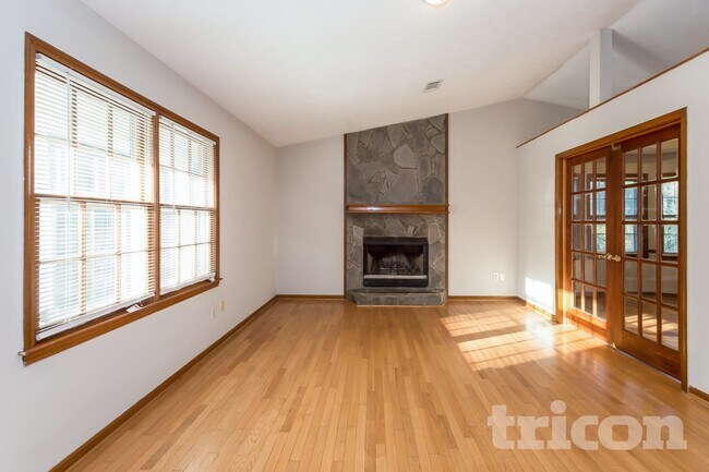 Photo - 184 Hickory View Dr