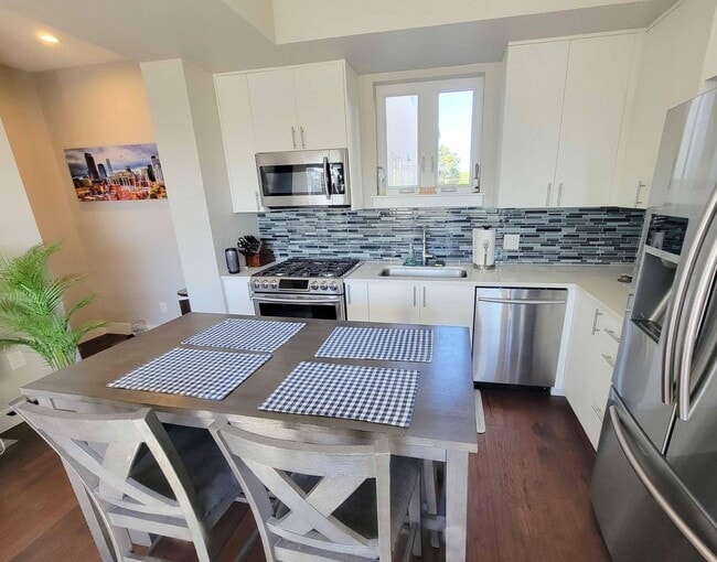 Photo - 3735 Kalamath St