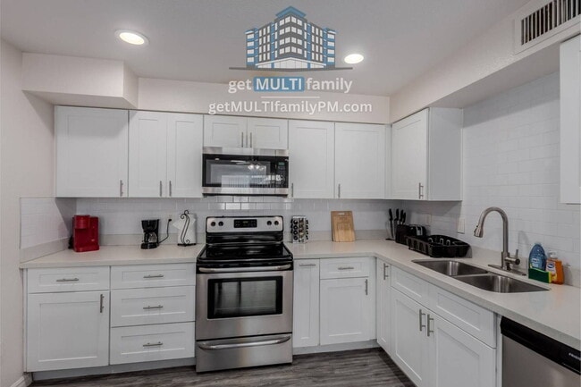 Building Photo - 515 W Pebble Beach Dr Unit 515