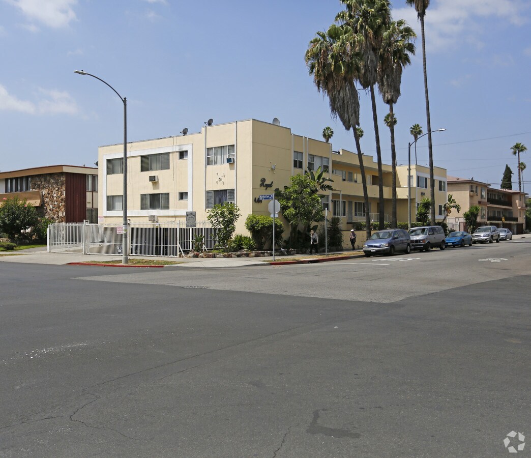 Photo - Royal Palms Apartments