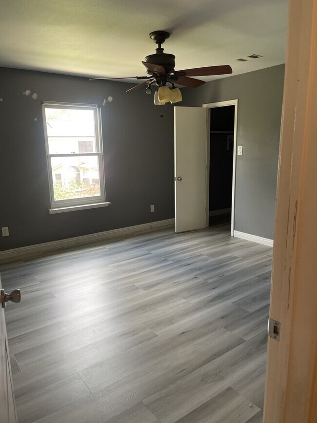 Photo - 723 N Vista Dr